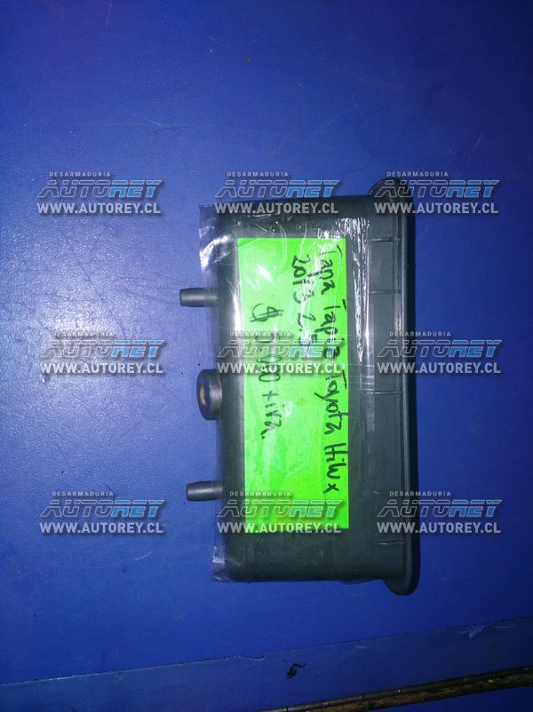 Moldura tapiz puerta Toyota Hilux 2007 al 2015 $5.000 más iva (11)