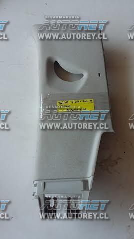 Tapiz cubre pilar trasero superior derecho Volkswagen Amarok $10.000 mas iva