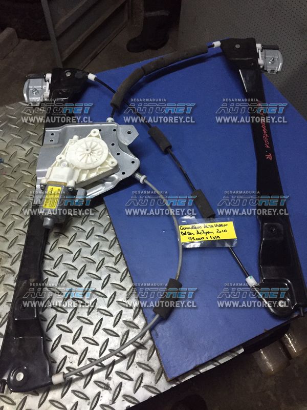 Cremallera alza vidrio electrica puerta delantera derecha Ssangyong New Actyon 2007 al 2012 $30.000