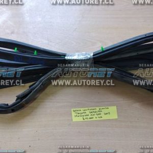 Goma contorno puerta trasera derecha Mahindra XUV 500 2015 $10.000 mas IVA