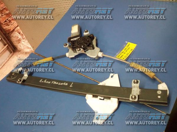 Cremallera alza vidrio electrica puerta trasera izquierda Ssangyong New Actyon 2007 al 2012 $30.000