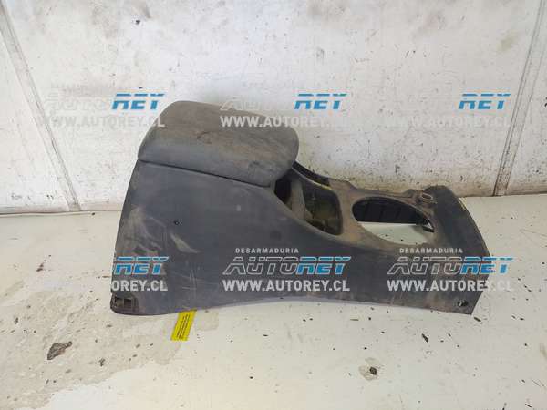 Consola_Central_Piso_(SNW232)_SSangyong_New_Actyon_2.0_Diesel_4x2_2020_$30.000_+_IVA