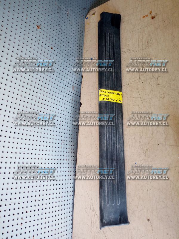 Cubre zocalo delantero izquierdo Ssangyong Actyon 2007 al 2012 $10.000 mas iva (2)