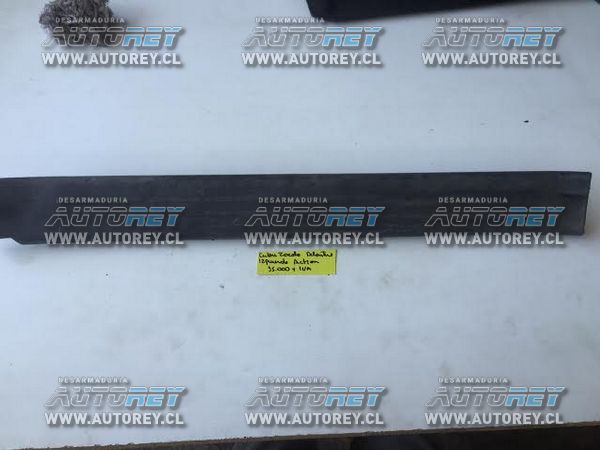 Cubre zocalo delantero izquierdo Ssangyong Actyon 2007 al 2012 $10.000 mas iva (5)