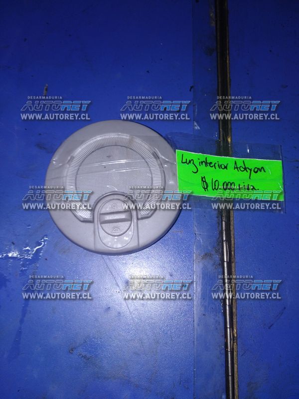 Farol central techo Ssangyong Actyon 2007 al 2012 $8.000 mas iva (6)