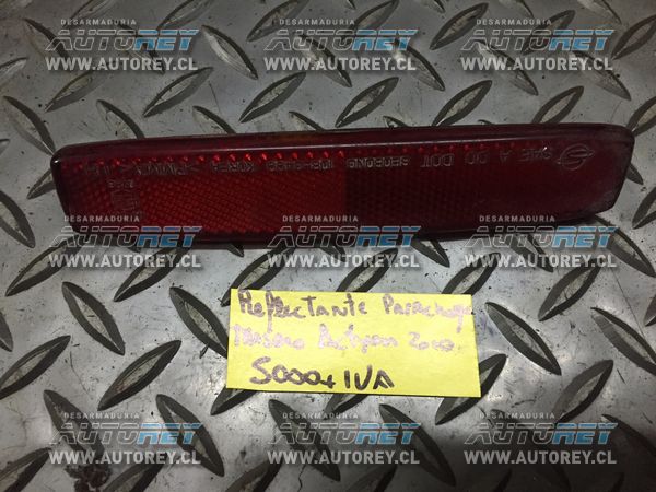 Farol reflectante parachoque trasero Ssangyong Actyon 2007 al 2012 $5.000 más iva (2)