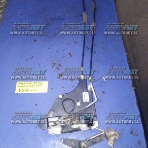 Chapa puerta delantera izquierdo Mitsubishi L200 2007 al 2015 $15.000 más IVA (3)