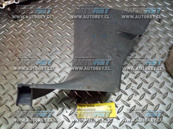 Tapiz cubre pilar delantero inferior izquierdo Toyota Hilux 2007 al 2015 $10.000 mas iva