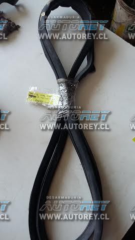 Goma pilar puerta trasera derecha Ssangyong Actyon 2007 al 2012 $10.000 mas iva