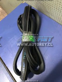 Goma pilar puerta trasera izquierda Ssangyong Actyon 2007 al 2012 $10.000 mas iva