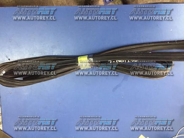 Goma vidrio puerta delantera izquierda Ssangyong Actyon 2007 al 2012 $10.000 mas iva (3)