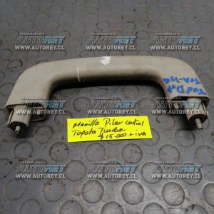 Manilla puerta pilar central Toyota Tundra $10.000 mas iva