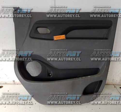 Tapiz Puerta Delantera Derecha (PEX192) Peugeot Expert 2.0 2020 $25.000 + IVA (Parcela)