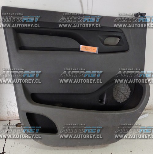 Tapiz Puerta Delantera Izquierda (PEX191) Peugeot Expert 2.0 2020 $25.000 + IVA (Parcela)