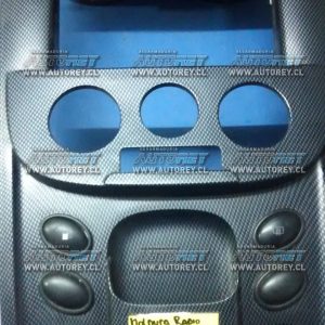 Moldura radio tablero Mahindra pick up $25.000 más iva (7)