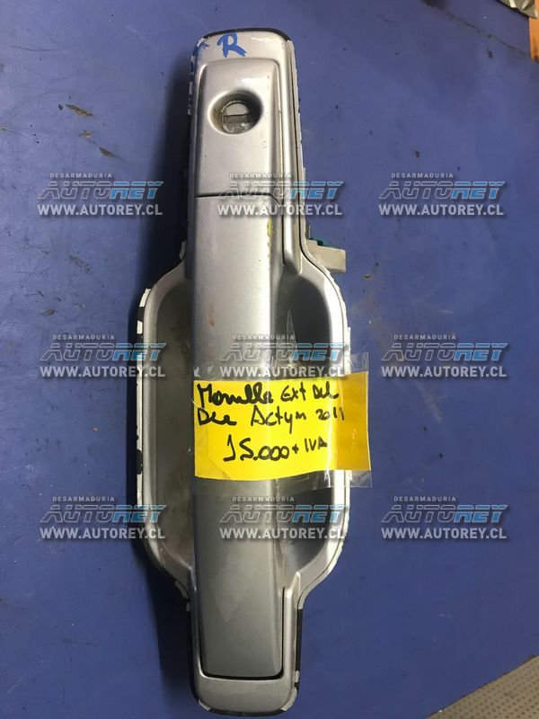 Manilla exterior puerta delantera derecha Ssangyong Actyon 2007 al 2012 $15.000 mas iva (5)