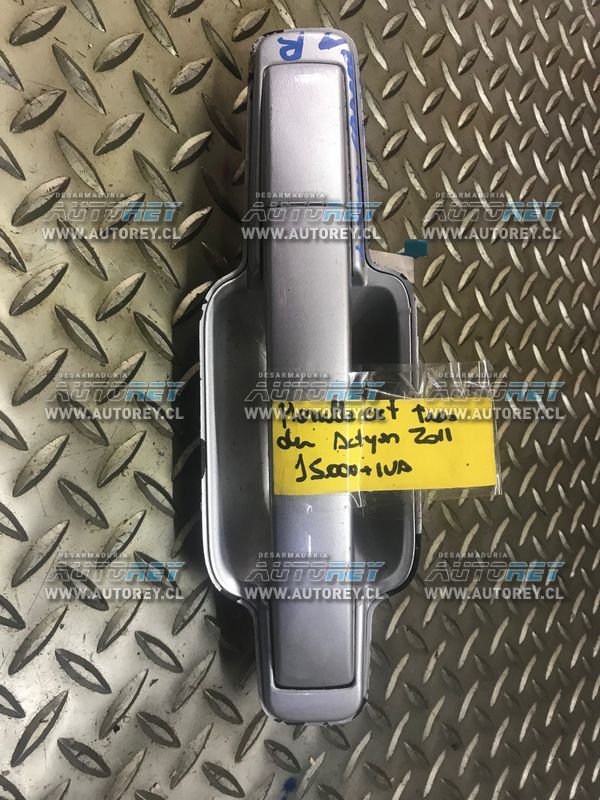 Manilla exterior puerta trasera derecha Ssangyong Actyon 2007 al 2012 $10.000 mas iva (4)
