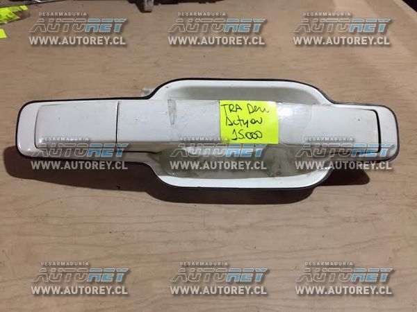 Manilla exterior puerta trasera derecha Ssangyong Actyon 2007 al 2012 $10.000 mas iva