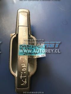 Manilla exterior puerta trasera izquierda Ssangyong Actyon 2007 al 2012 $10.000 mas iva (2)