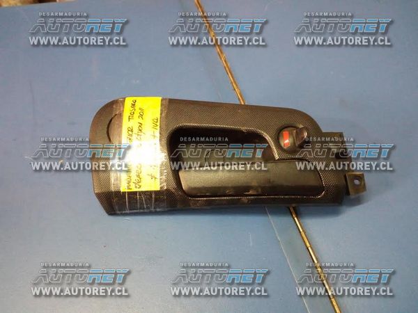 Manilla interior puertas derechas Ssangyong Actyon 2007 al 2012 $8.000 mas iva (2)