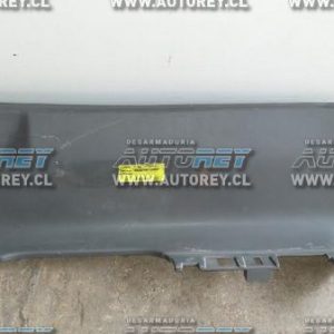 Tapiz cubre pilar trasero inferior derecho Nissan Navara 2008-2015 $10.000 mas iva