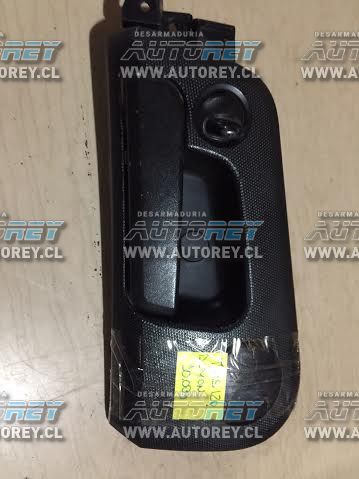 Manilla interior puertas izquierdas Ssangyong Actyon 2007 al 2012 $8.000 mas iva (8)