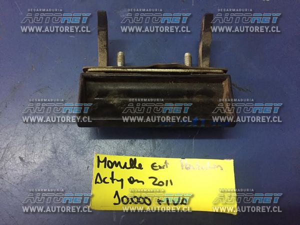 Manilla portalon Ssangyong Actyon 2007 al 2012 $5.000 mas iva (3)