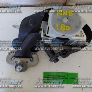 Cinturón Seguridad Trasero Derecho (NNB180) Nissan NP300 2019 SE $15.000 + IVA