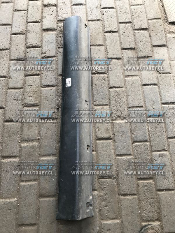Moldura cubre zocalo exterior delantero izquierdo Ssangyong Actyon 2007 al 2012 $18.000 mas iva (2)