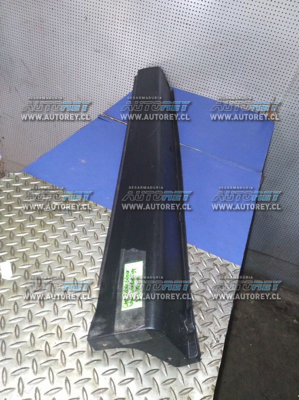 Moldura cubre zocalo exterior delantero izquierdo Ssangyong Actyon 2007 al 2012 $18.000 mas iva