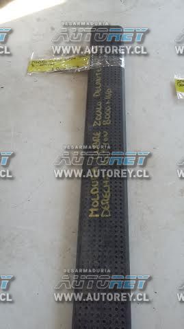 Moldura cubre zocalo interior delantera derecha Ssangyong Actyon 2007 al 2012 $5.000 mas iva (2)