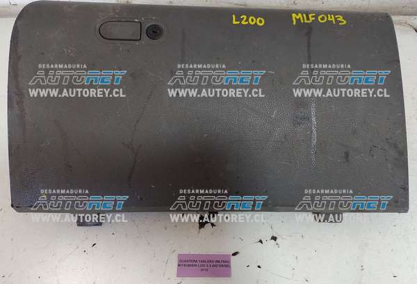 Guantera Tablero (MLF043) Mitsubishi L200 2.4 4×2 Diesel 2019 $25.000 + IVA