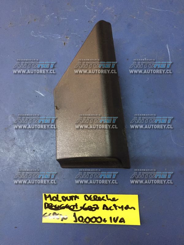 Moldura interior espejo derecho Ssangyong Actyon 2007 al 2012 $5.000 mas iva