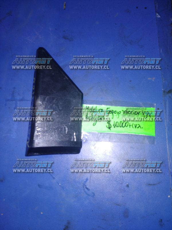 Moldura interior espejo Izquierdo Ssangyong Actyon 2007 al 2012 $5.000 mas iva (2)