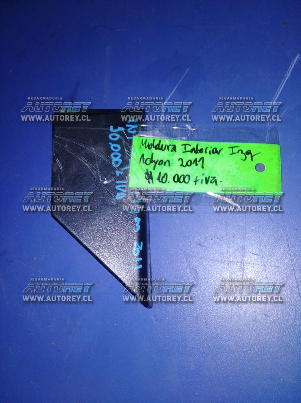 Moldura interior espejo Izquierdo Ssangyong Actyon 2007 al 2012 $5.000 mas iva (3)