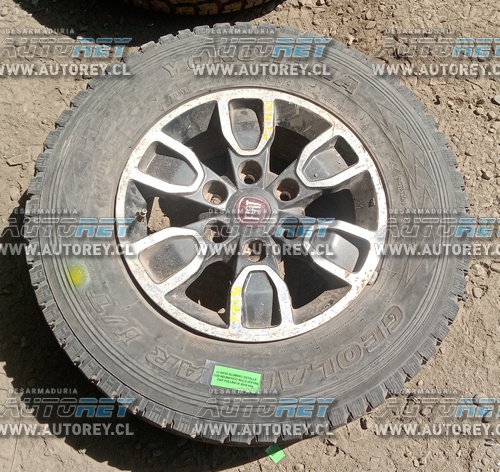Llanta Aluminio Detalle Con Neumático Malo (FIF196) Fiat FullBack 2018 4×4 $80.000 + IVA (Parcela)