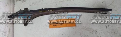 Moldura Derecha Rejilla Torpedo (PEX167) Peugeot Expert 2.0 2020 $15.000 + IVA