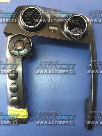 Moldura radio tablero Ssangyong Actyon 2007 al 2012 $30.000 mas iva (2)