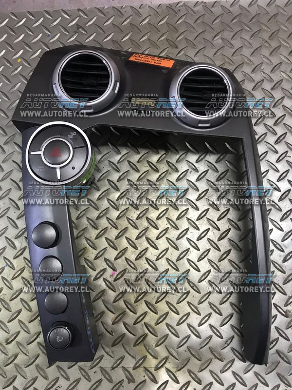 Moldura radio tablero Ssangyong Actyon 2007 al 2012 $30.000 mas iva (4)