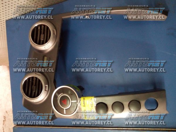 Moldura radio tablero Ssangyong Actyon 2007 al 2012 $30.000 mas iva (5)