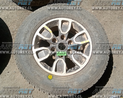 Llanta Aluminio Detalle Con Neumático Malo (FIF198) Fiat FullBack 2018 4×4 $80.000 + IVA (Parcela)