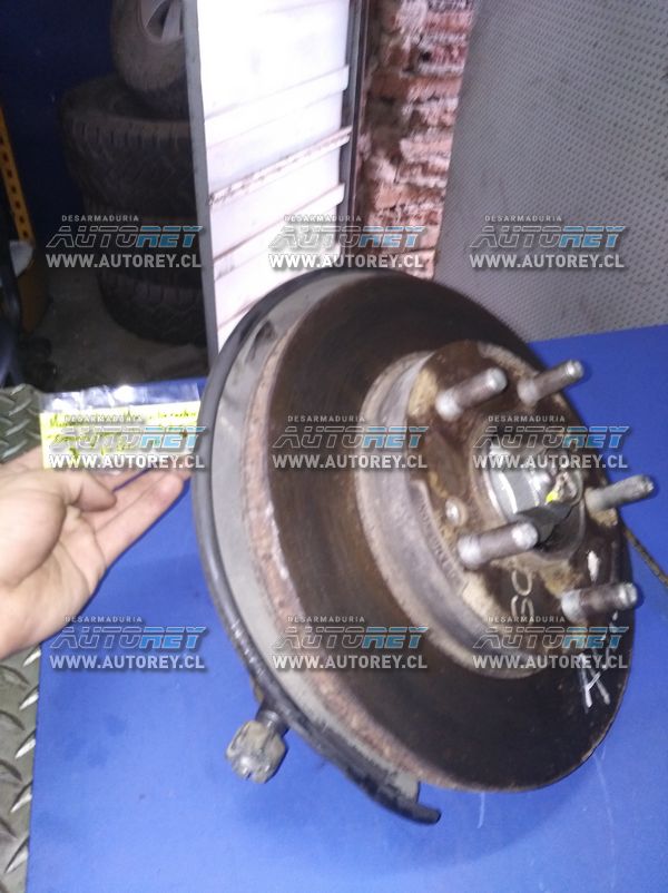 Munon con masa delantero derecho Ssangyong Actyon 4×2 2007 al 2012 $50.000 mas iva (3)