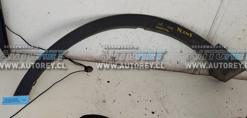 Moldura Pasa Rueda Delantera Izquierda (MCX143) Mazda CX9 3.7 2014 $40.000 + IVA