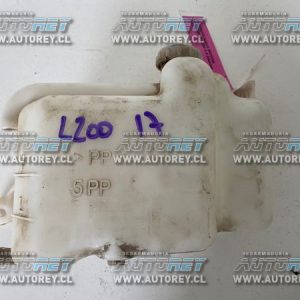Deposito agua refrigerante motor Mitsubishi L200 2.4 Dakar 2017 $20.000 mas iva