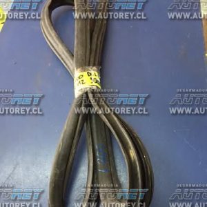 Goma contorno pilar puerta delantera derecha Mitsubishi L200 2007 al 2015 $10.000 más iva (7)