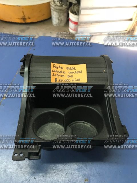 porta vaso consola centrasera Ssangyong Actyon 2007 al 2012 $10.000 mas iva