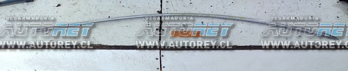 Moldura Superior Exterior Puerta Delantera Derecha (KSZ195) Kia Sorento 2014 Diesel $15.000 + IVA