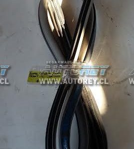 Goma contorno pilar puerta trasera izquierda Mitsubishi L200 2007 al 2015 $10.000 más iva