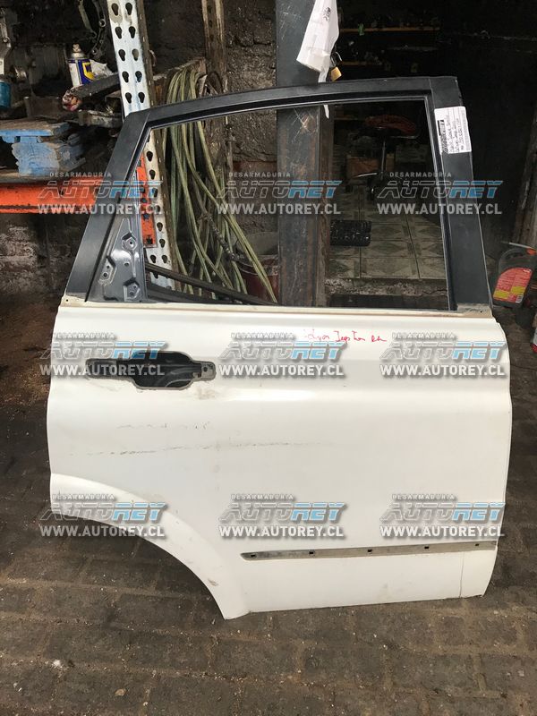 Puerta trasera derecha Ssangyong Actyon Jeep 2007 al 2012 $60.000 mas iva (2)