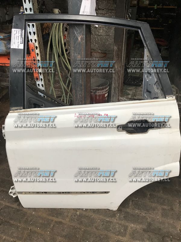 Puerta trasera izquierda Ssangyong Actyon Jeep 2007 al 2012 $60.000 mas iva (3)
